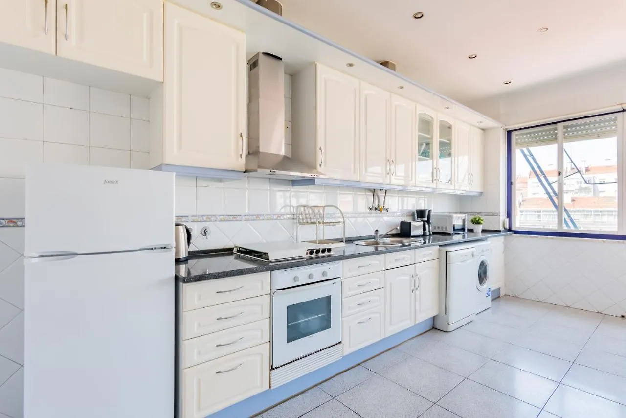 Almirante Home With 3 Bedrooms Lisboa 0*,